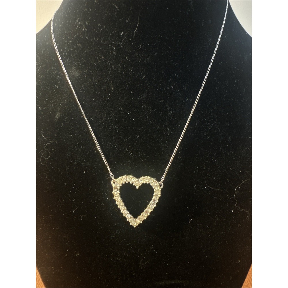 Sarah Coventry Vintage Rhinestone Silver Hesrt Pendant Missing 1 Stone 16 Inches